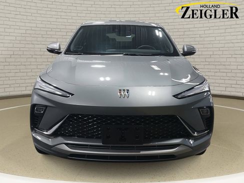 Used 2025 Buick Envista Avenir image 2