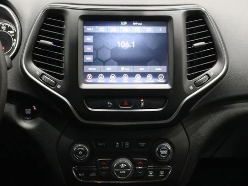 Used 2021 Jeep Cherokee Latitude Lux w/ Comfort/Convenience Group image 30