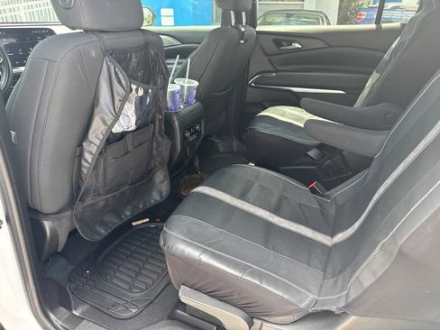 Used 2024 Chevrolet Traverse LT FWD image 11