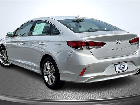 Used 2019 Hyundai Sonata Limited image 2