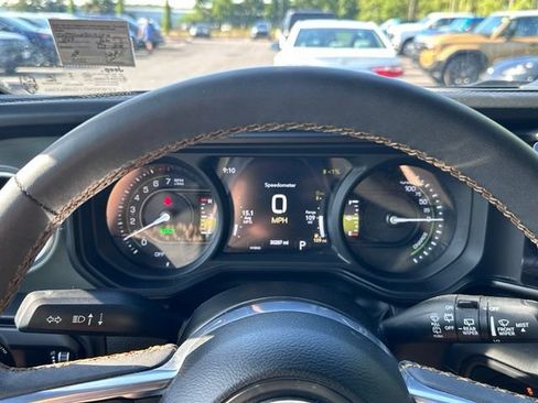 Used 2024 Jeep Wrangler High Altitude AWD/4WD image 22