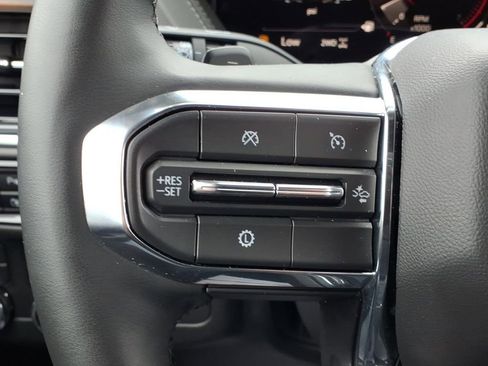Used 2025 GMC Yukon Denali AWD/4WD image 30