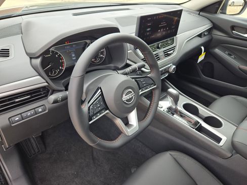 New 2026 Nissan Altima 2.5 SR FWD image 10