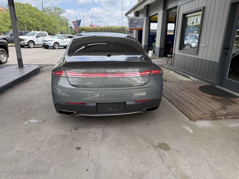 Used 2017 Lincoln MKZ Premiere FWD image 6