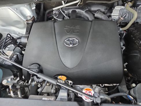 Used 2018 Toyota Highlander XLE FWD image 17