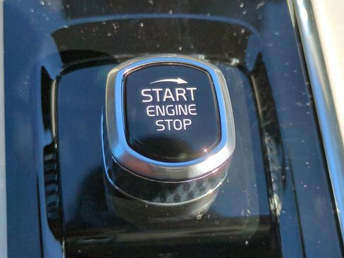 New 2026 Volvo XC60 B5 Ultra w/ Protection Package Premier image 27