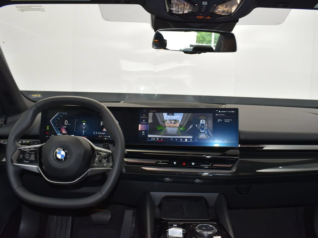 Used 2024 BMW 530i xDrive AWD/4WD image 19