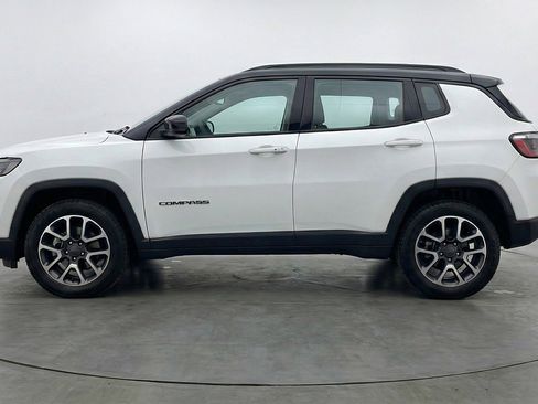 Used 2025 Jeep Compass Trailhawk AWD/4WD image 5