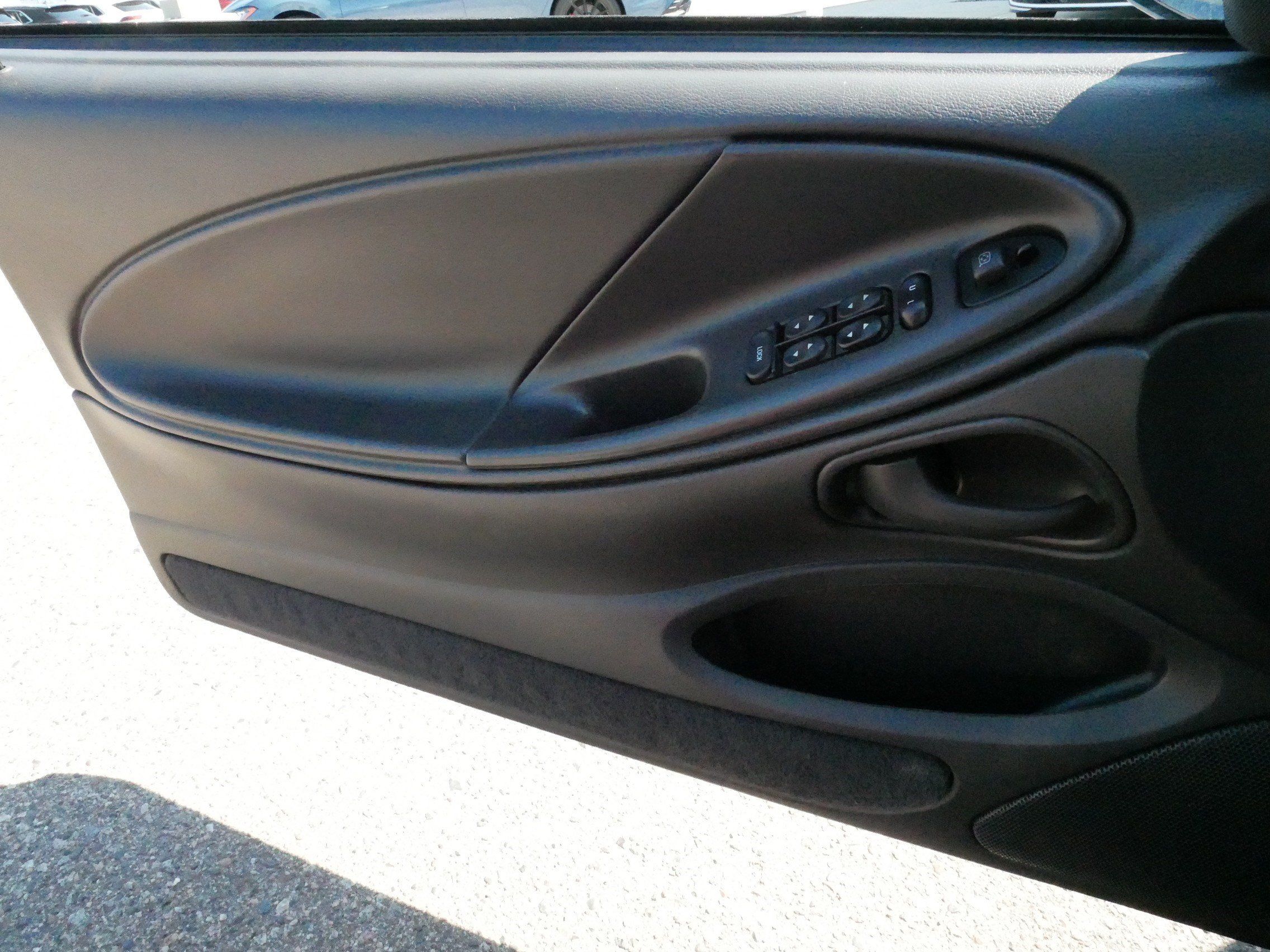 Used 2002 Ford Mustang Convertible RWD image 26
