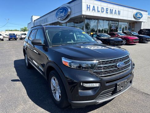 Used 2023 Ford Explorer XLT w/ Equipment Group 202A AWD/4WD image 4