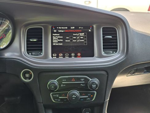 Used 2023 Dodge Charger SXT RWD image 21