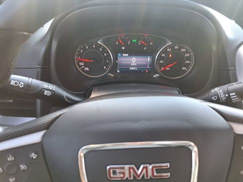 Used 2023 GMC Terrain SLE w/ Driver Convenience Package image 12