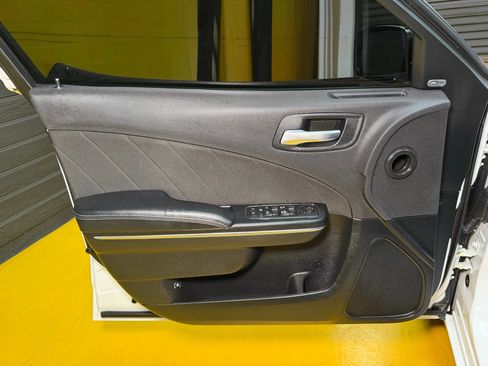 Used 2016 Dodge Charger R/T w/ Navigation & Travel Group image 32