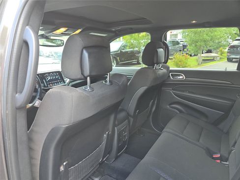 Used 2021 Jeep Grand Cherokee Laredo RWD image 16