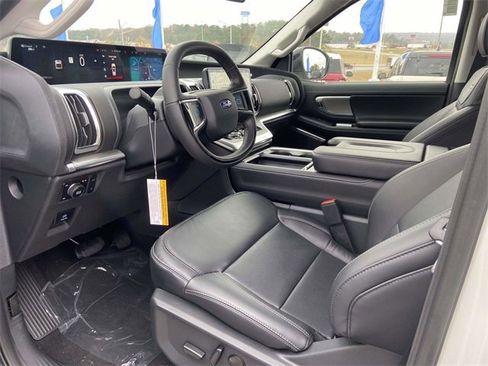 New 2025 Ford Expedition Max Platinum w/ Driver's Package image 12
