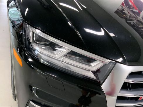 Used 2018 Audi SQ5 Premium Plus w/ S Sport Package AWD/4WD image 28