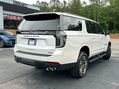 Used 2025 Chevrolet Suburban Z71 w/ Z71 Off-Road Package AWD/4WD image 7