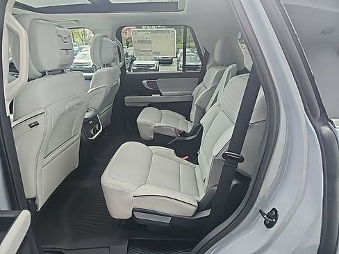 New 2026 Ford Expedition Platinum AWD/4WD image 12