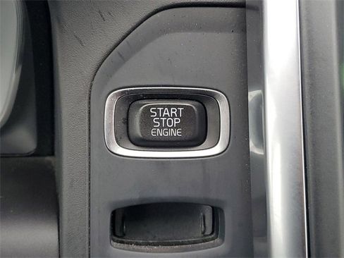 Used 2016 Volvo XC60 T5 Premier w/ Proximity Package image 24