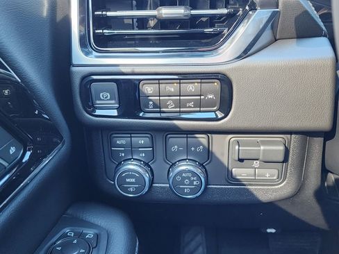 New 2026 GMC Yukon XL Denali w/ Denali Reserve Package image 19