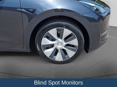 Used 2024 Tesla Model Y Long Range AWD/4WD image 10