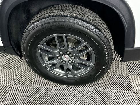 Used 2025 GMC Acadia Elevation image 37