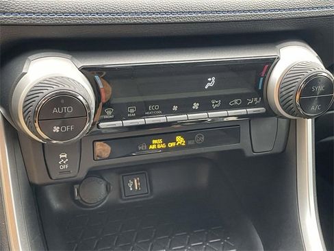 Used 2023 Toyota RAV4 SE image 36