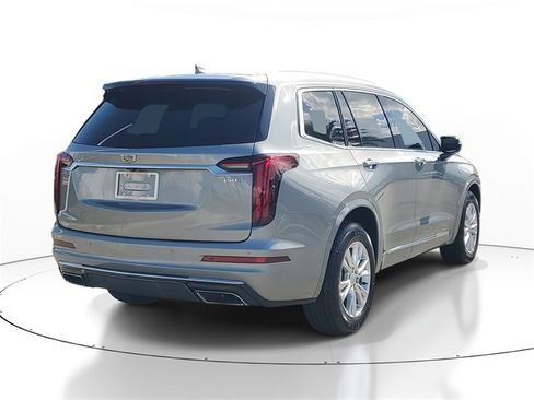 Used 2023 Cadillac XT6 Luxury image 4