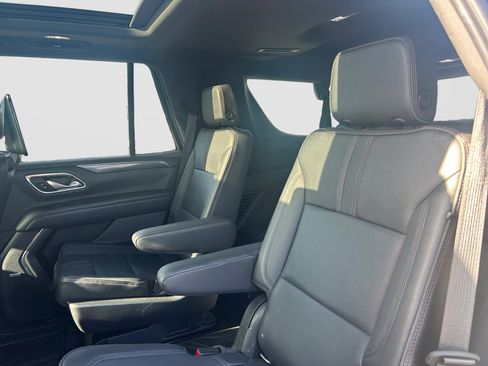 Used 2021 Chevrolet Tahoe RST w/ Luxury Package RWD image 16