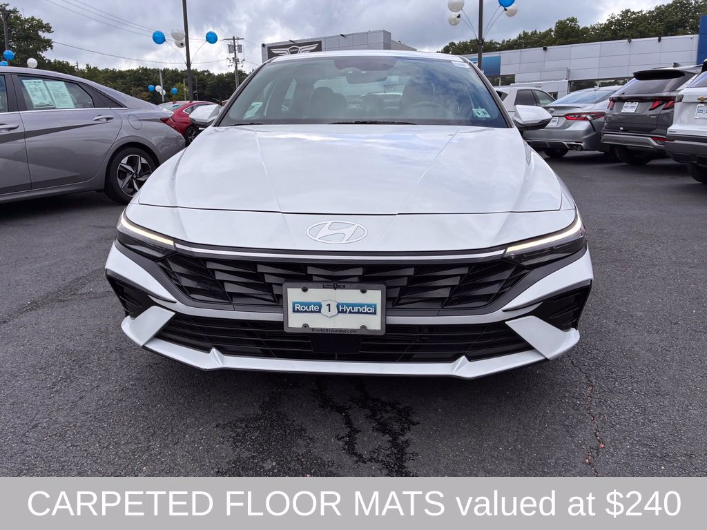 Certified 2025 Hyundai Elantra Limited FWD image 2