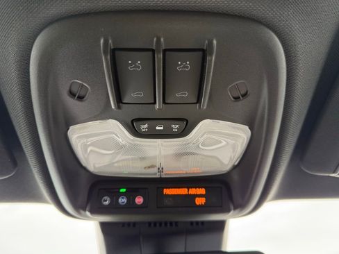 Used 2025 GMC Canyon AT4 w/ Nightfall Edition image 27