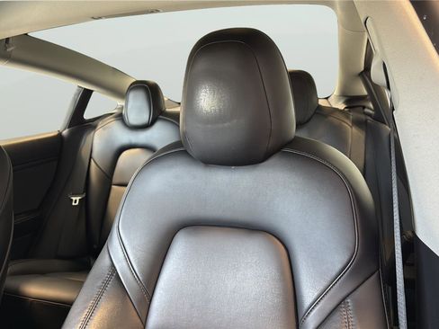 Used 2023 Tesla Model 3 Standard Range image 22