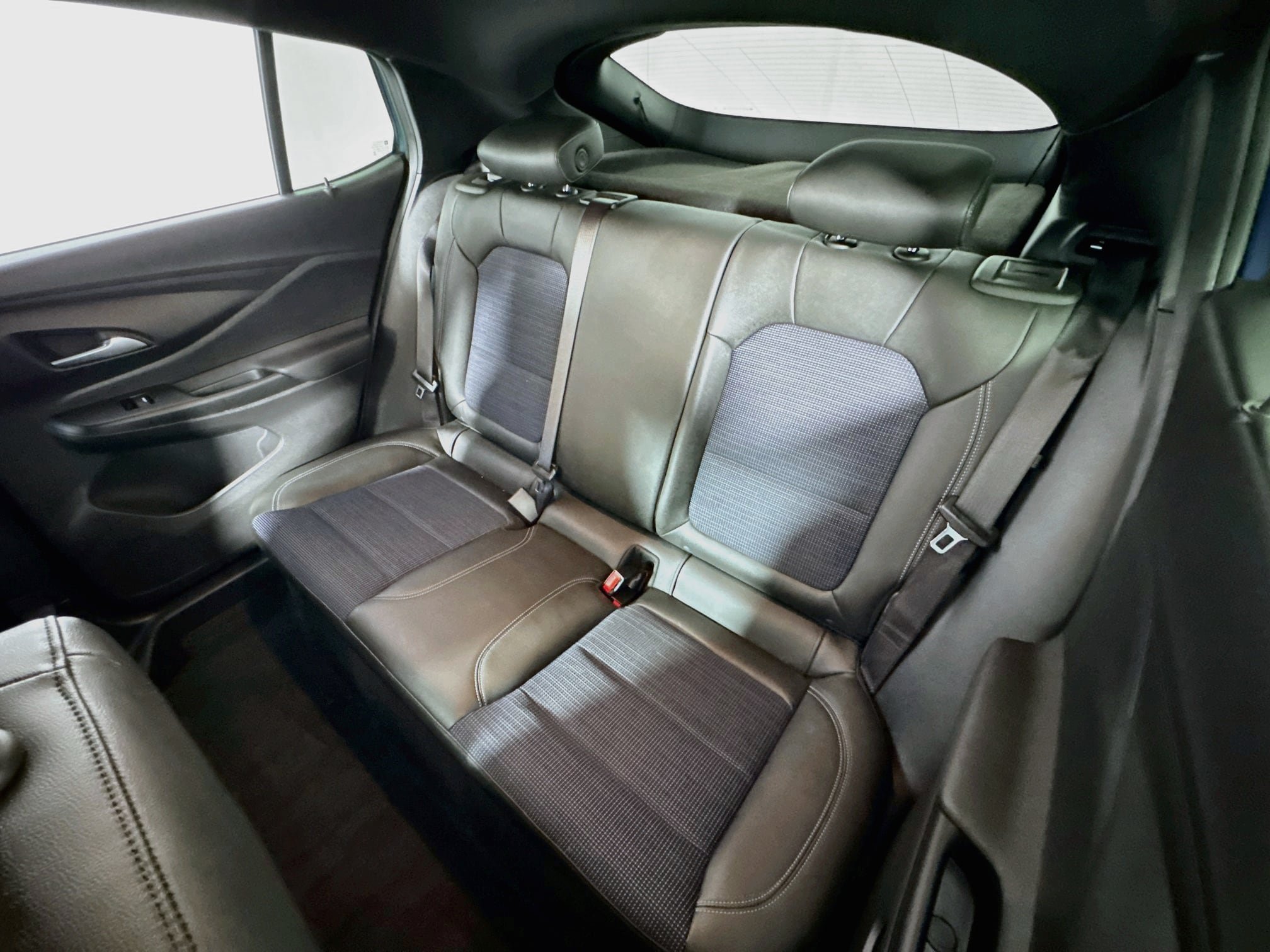 Used 2025 Buick Envista Preferred w/ Convenience II Package FWD image 21