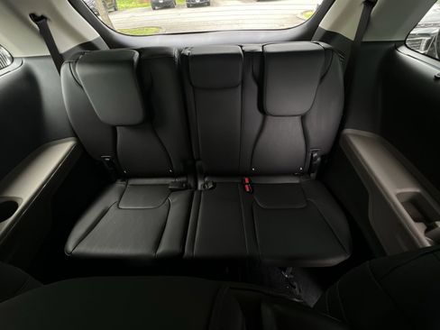 New 2026 Kia Carnival EX FWD image 37