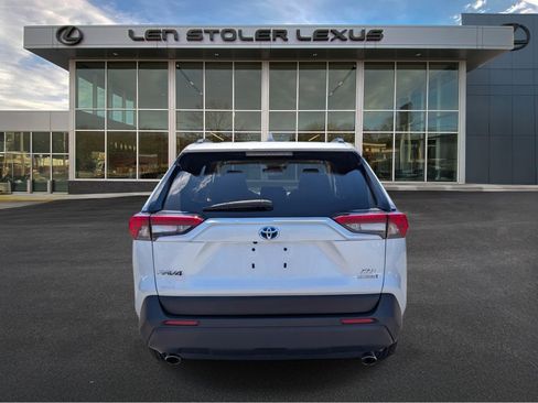 Used 2023 Toyota RAV4 XLE Premium AWD/4WD image 4