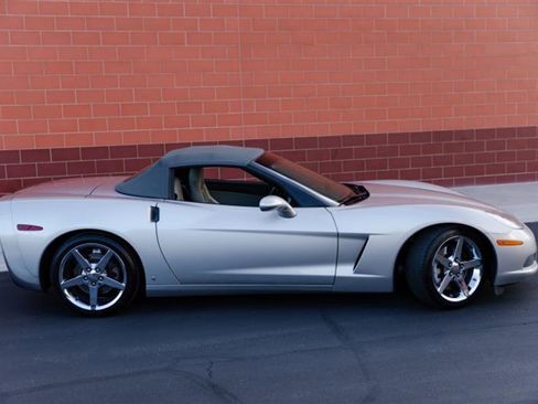Used 2007 Chevrolet Corvette Convertible w/ Preferred Equipment Group image 9