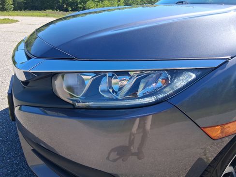 Used 2017 Honda Civic EX image 9