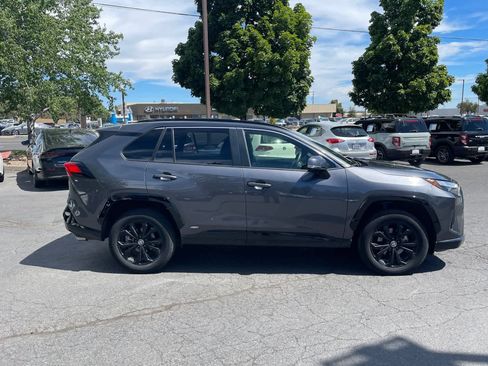 Used 2023 Toyota RAV4 SE w/ SE Grade Weather Package AWD/4WD image 6