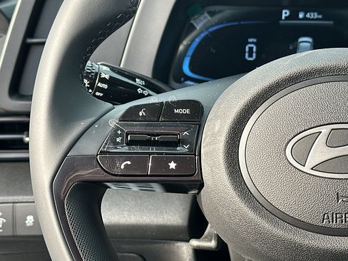 New 2025 Hyundai Elantra Sport image 15