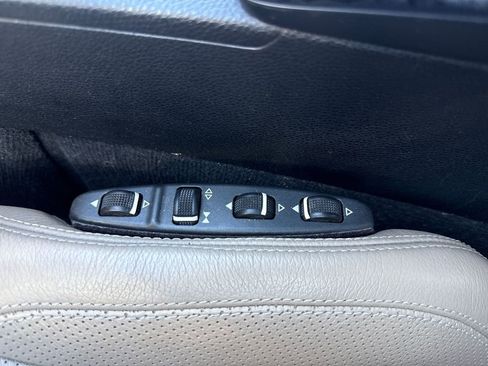 Used 2011 Mercedes-Benz E 550 Cabriolet image 58