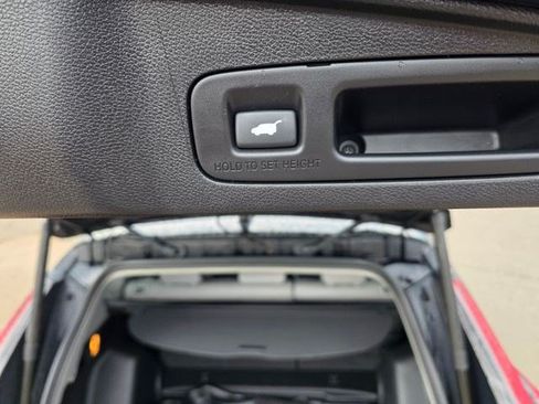 Used 2022 Honda CR-V Touring image 11