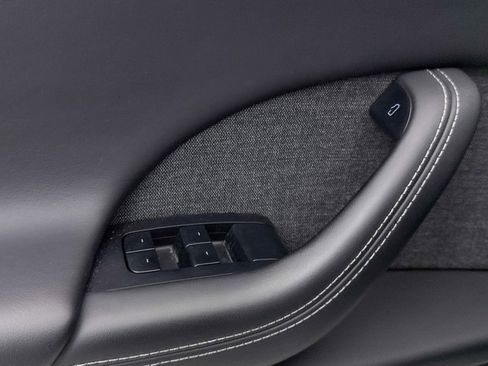 Used 2022 Tesla Model X image 31