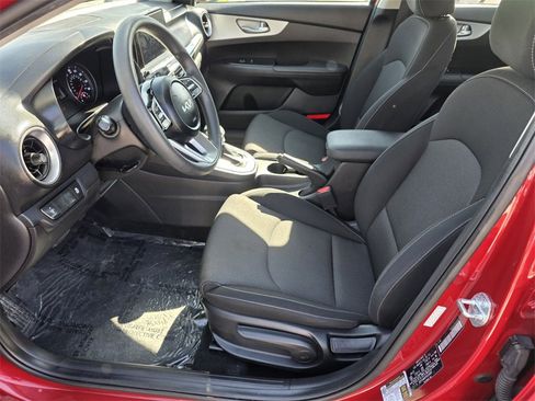 Used 2023 Kia Forte LXS image 9