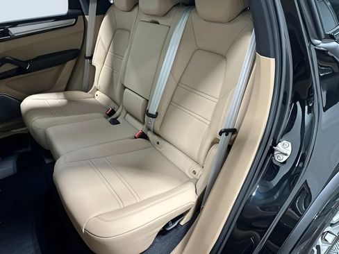 Used 2023 Porsche Cayenne S AWD/4WD image 31