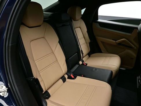 New 2026 Porsche Cayenne Coupe AWD/4WD image 17