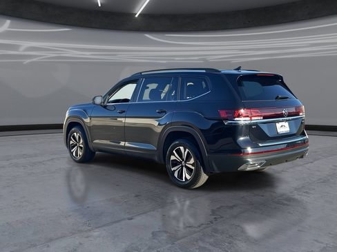 Used 2025 Volkswagen Atlas SE AWD/4WD image 4