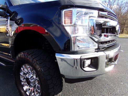Used 2021 Ford F250 XLT w/ XLT Premium Package AWD/4WD image 6