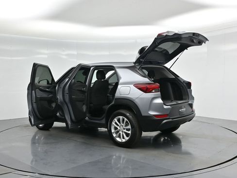 Used 2024 Chevrolet TrailBlazer LS image 34