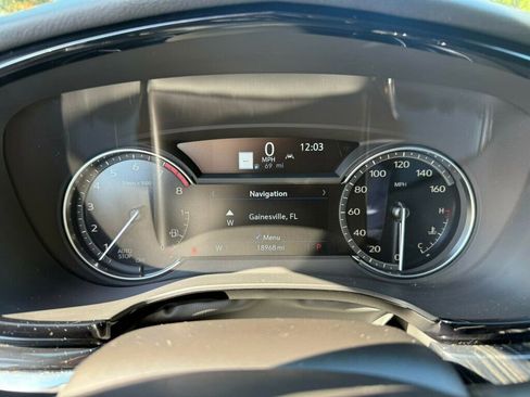 Used 2025 Cadillac XT6 Premium Luxury image 4