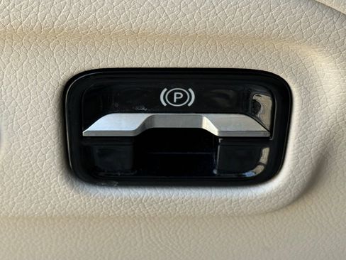 Used 2022 Mercedes-Benz EQS 450+ Sedan image 27